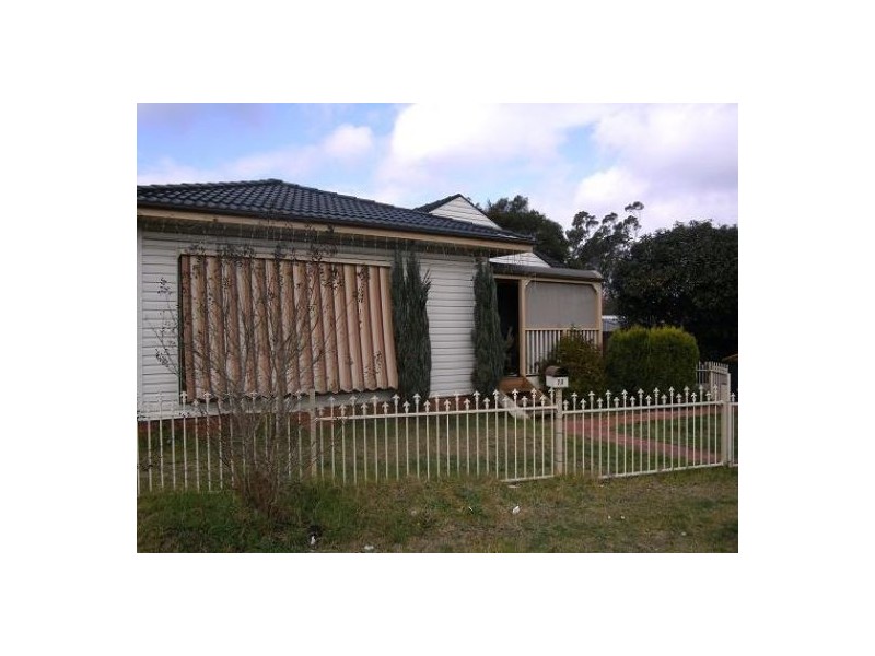 20 Cyprus Street, Macquarie Fields NSW 2564