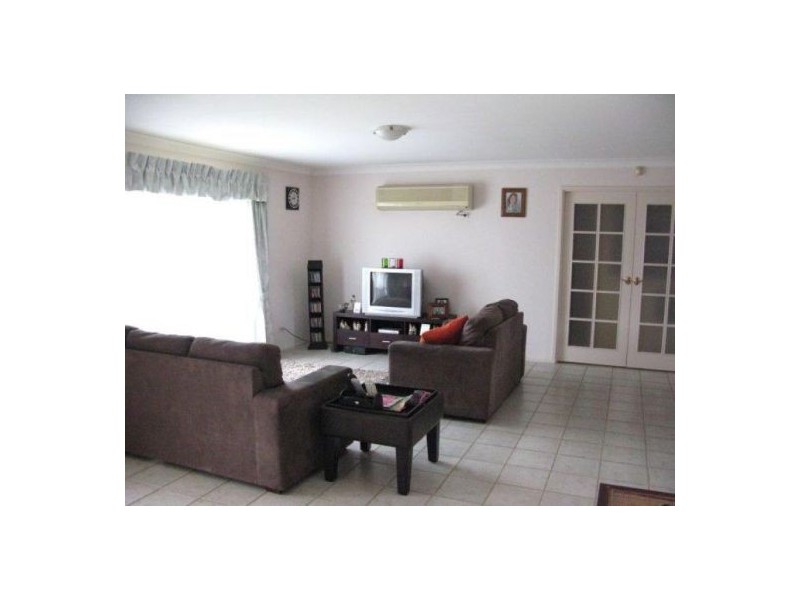 2 Salter Avenue, Minto NSW 2566