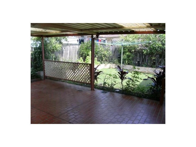 10 Stockalls Place, Minto NSW 2566