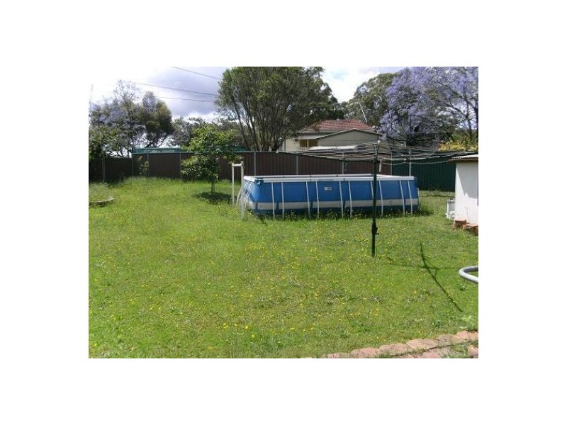 12 Foreman Street, Glenfield NSW 2167