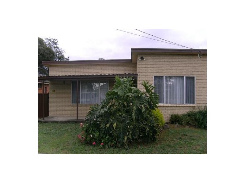 14 Parkland Avenue, Macquarie Fields NSW 2564