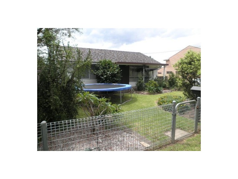 11 Ivanhoe Street, Ingleburn NSW 2565