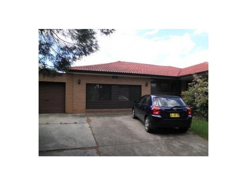 147 Harrow Road, Glenfield NSW 2167