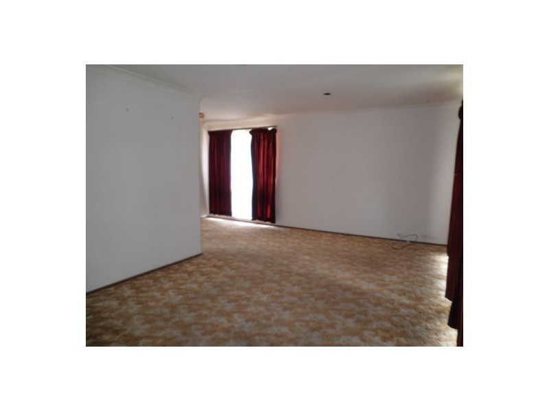 74 Evelyn Street, Macquarie Fields NSW 2564