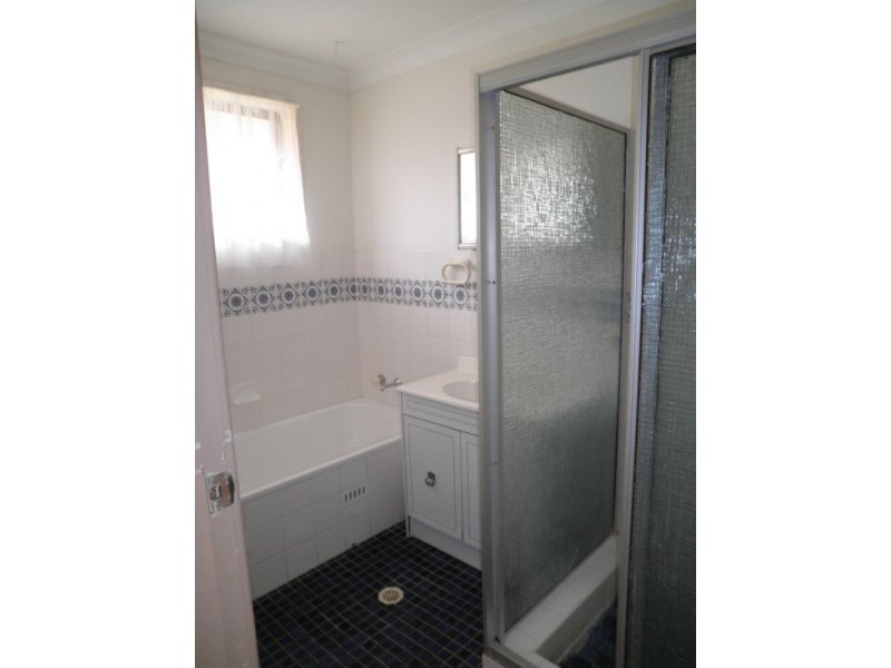 74 Evelyn Street, Macquarie Fields NSW 2564