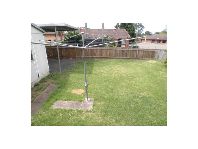 74 Evelyn Street, Macquarie Fields NSW 2564