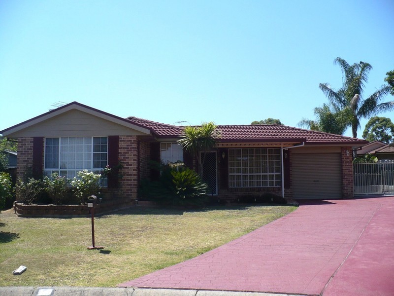 14 Stockalls Place, Minto NSW 2566