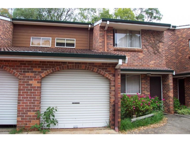 4/18 Hosking Crescent, Glenfield NSW 2167