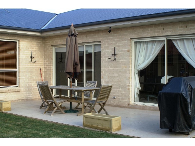 33 Governors Way, Macquarie Links NSW 2565
