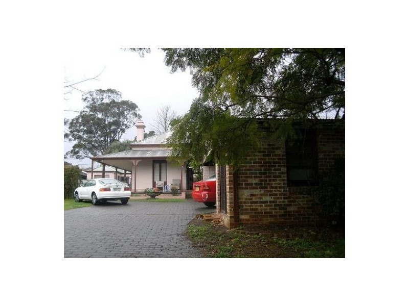 18 Railway Parade, Glenfield NSW 2167