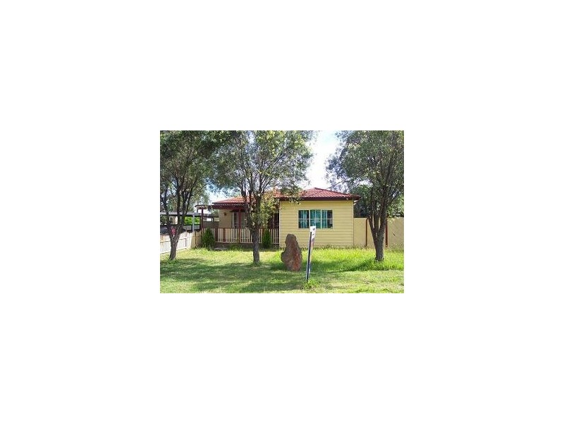20 Durham Street, Minto NSW 2566