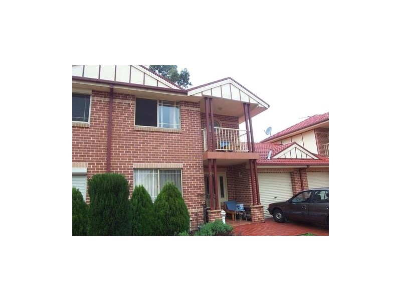 2/51 Trafalgar Street, Glenfield NSW 2167