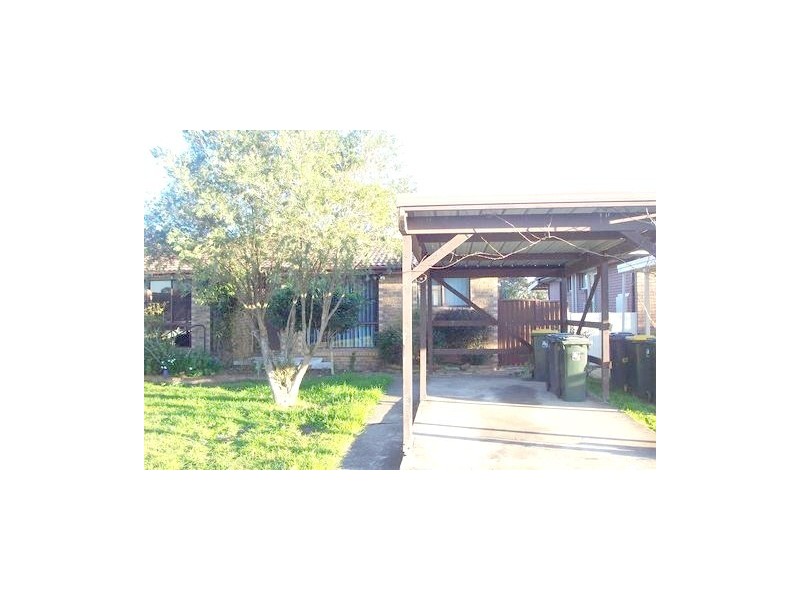 69 Evelyn Street, Macquarie Fields NSW 2564
