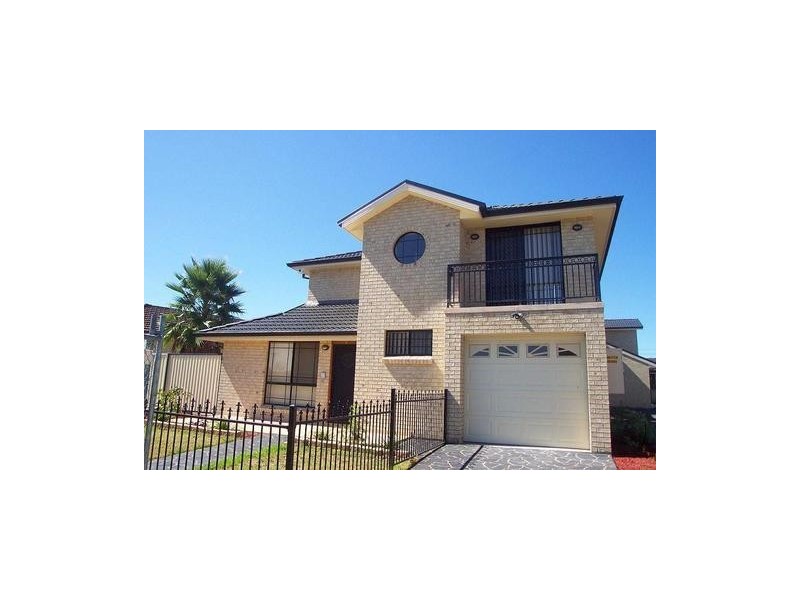 1/13-15 Fields Road, Macquarie Fields NSW 2564