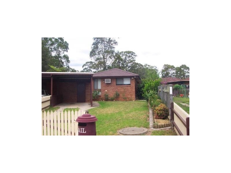 6 Daphne Place, Macquarie Fields NSW 2564