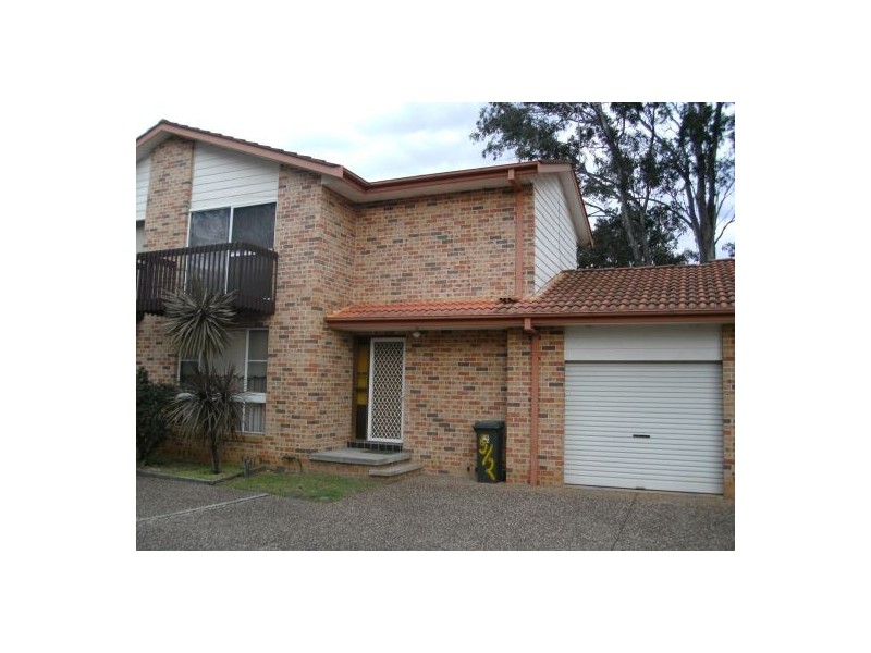 5/2 Edward Street, Macquarie Fields NSW 2564
