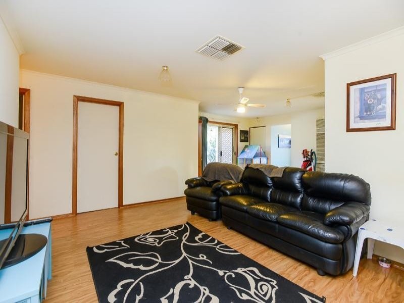 11 Nashwauk Crescent, Moana SA 5169