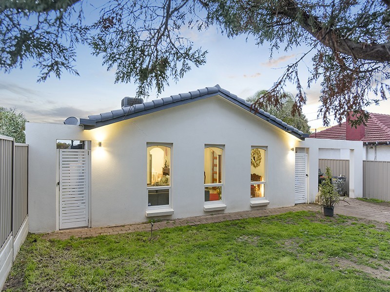 12 Maturin Avenue, Christies Beach SA 5165