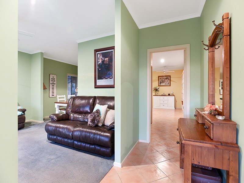 19 Augusta Drive, Seaford Rise SA 5169