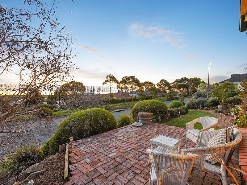 19 Augusta Drive, Seaford Rise SA 5169