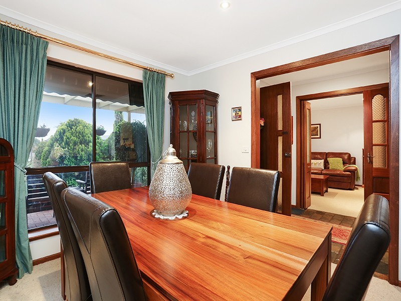17 Balandra Street, Hallett Cove SA 5158