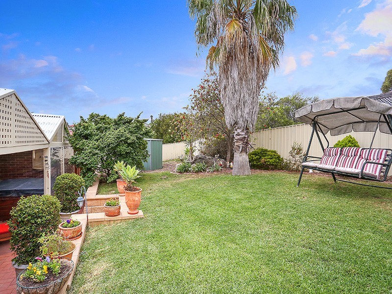 17 Balandra Street, Hallett Cove SA 5158