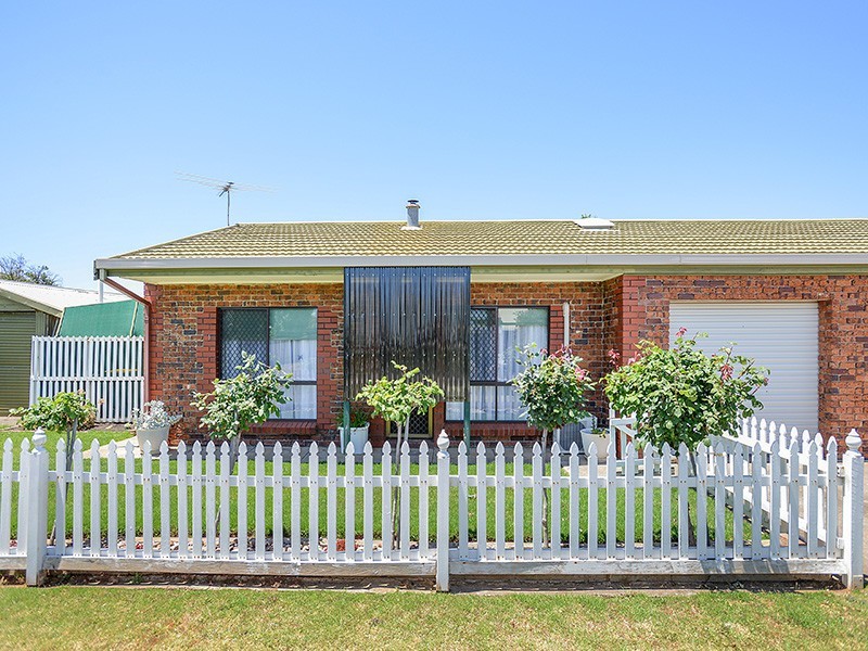 1/3 Chenoweth Street, Aldinga Beach SA 5173