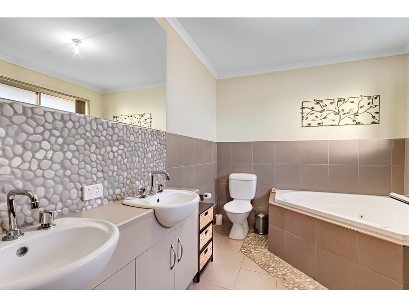 28 Spyglass Hill Circuit, Seaford Rise SA 5169