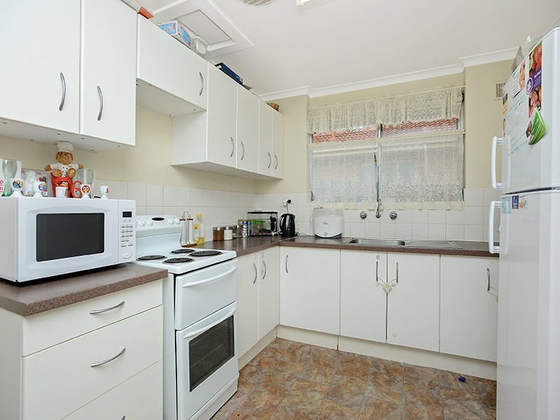 11 Diamond Street, Morphett Vale SA 5162