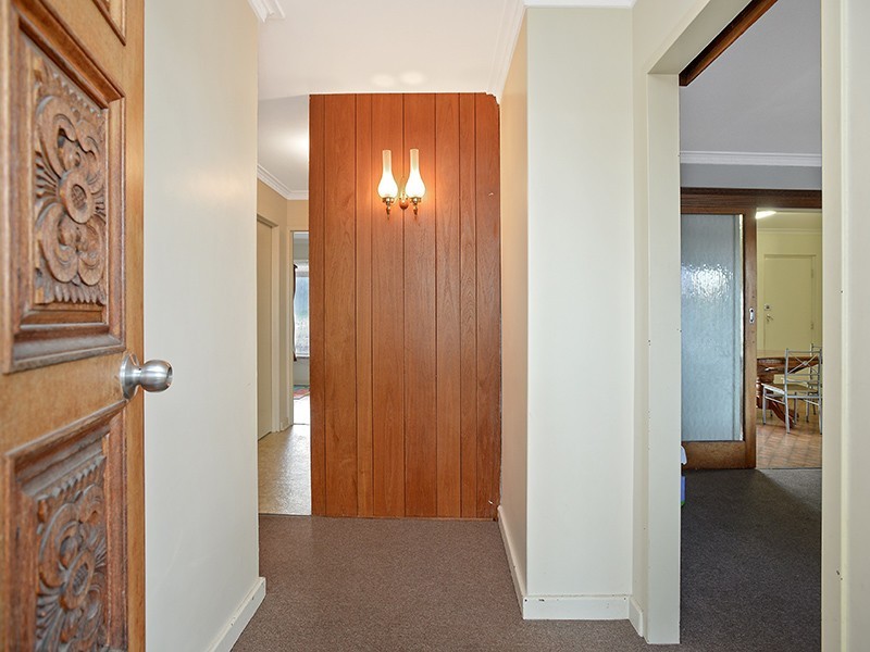 11 Diamond Street, Morphett Vale SA 5162