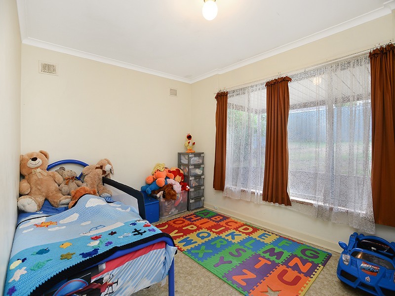 11 Diamond Street, Morphett Vale SA 5162