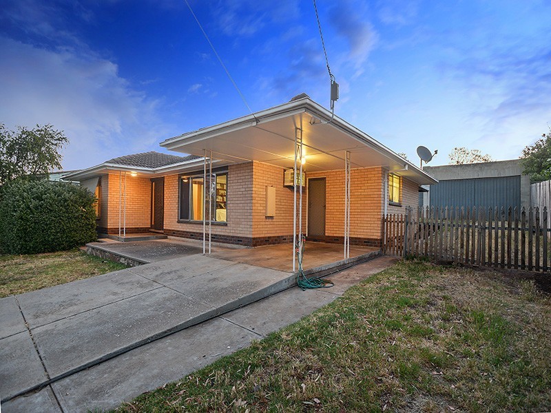 11 Diamond Street, Morphett Vale SA 5162