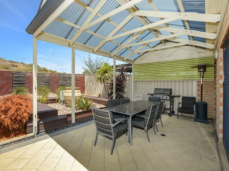 2a Chamberlain Drive, Christie Downs SA 5164