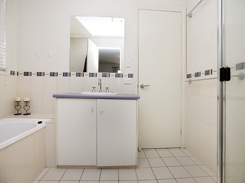 2a Chamberlain Drive, Christie Downs SA 5164