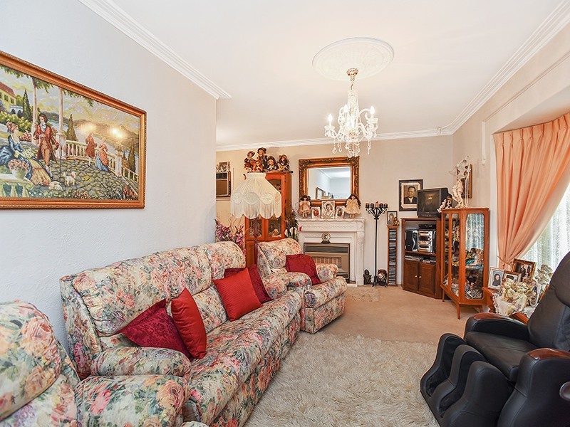 33 Fairlie Drive, Flagstaff Hill SA 5159