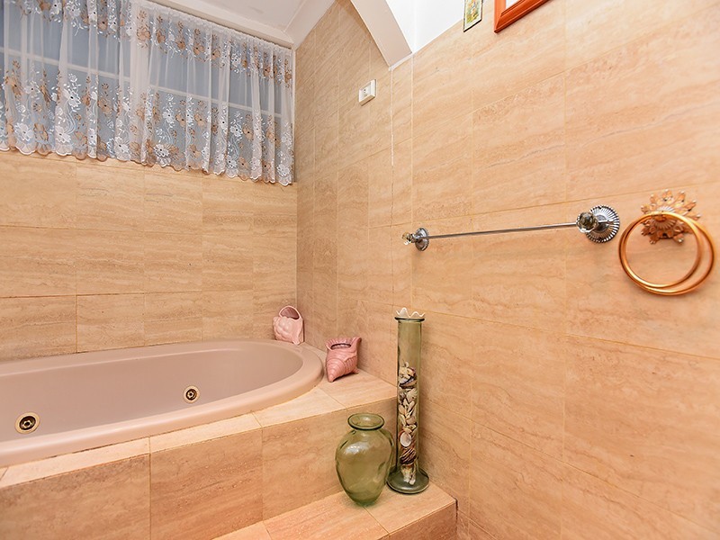 33 Fairlie Drive, Flagstaff Hill SA 5159