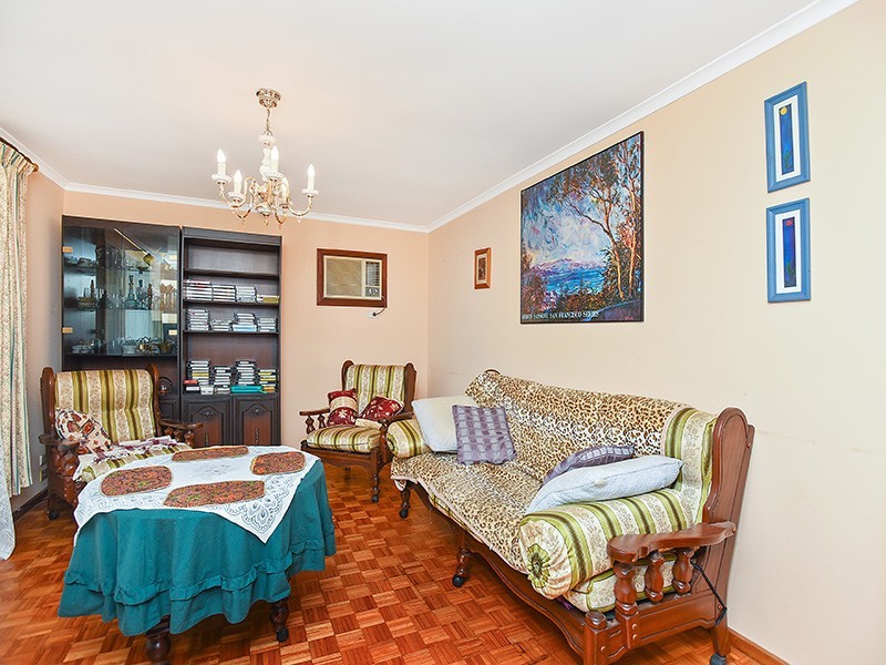 32 Cumberland Crescent, Huntfield Heights SA 5163