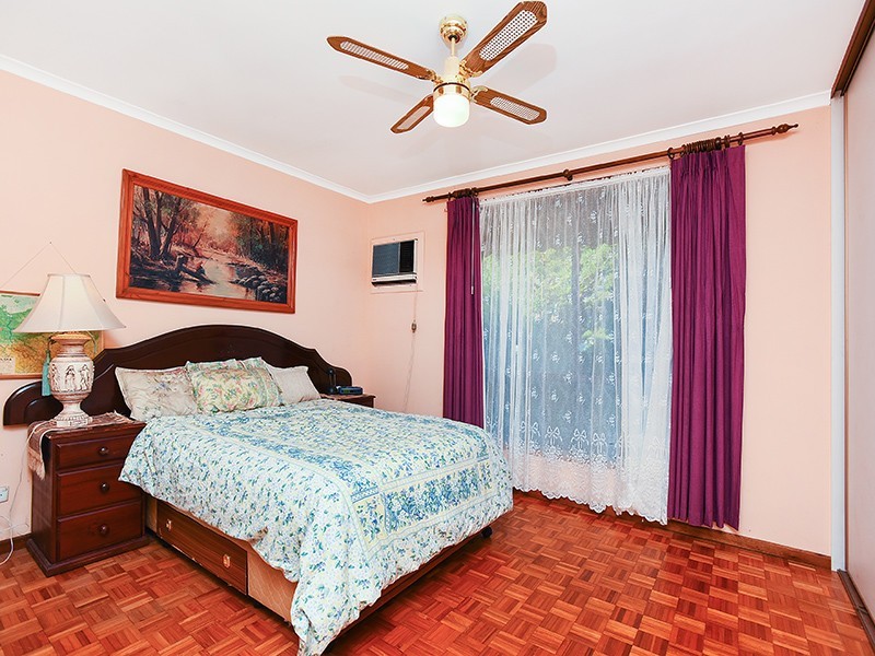 32 Cumberland Crescent, Huntfield Heights SA 5163