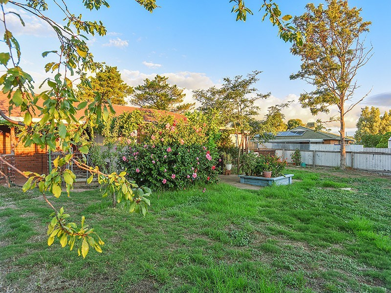 32 Cumberland Crescent, Huntfield Heights SA 5163