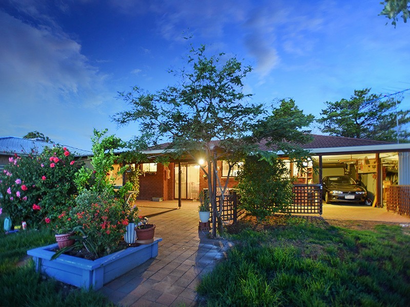 32 Cumberland Crescent, Huntfield Heights SA 5163