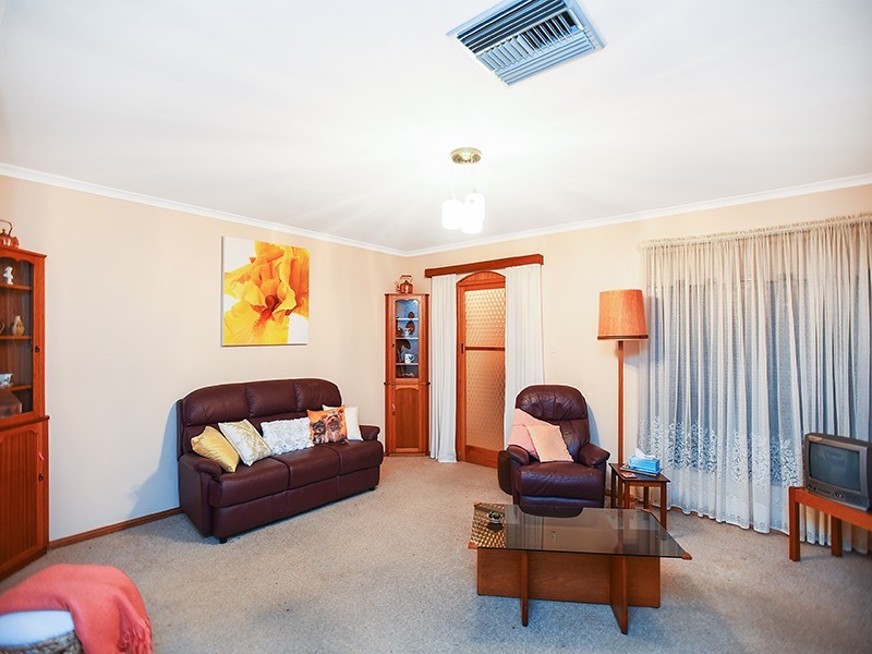 10 Halyard Crescent, Seaford SA 5169