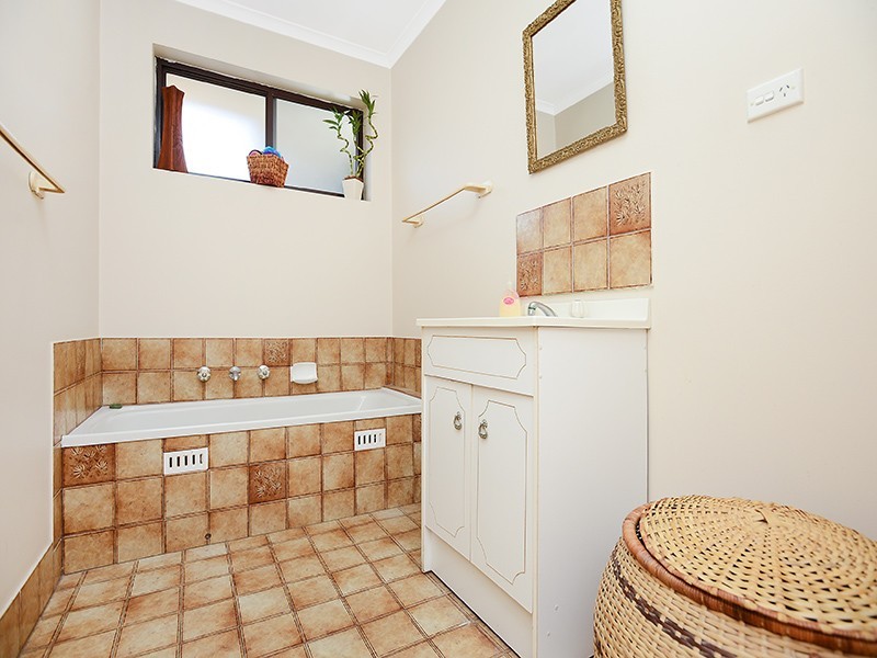 79 Albany Avenue, Port Noarlunga South SA 5167