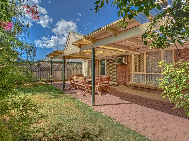 11 Shoalwater Close, Seaford Rise SA 5169