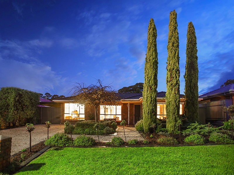 17 Tobin Crescent, Woodcroft SA 5162