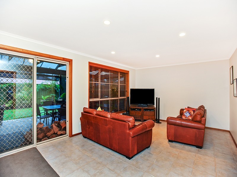 17 Tobin Crescent, Woodcroft SA 5162