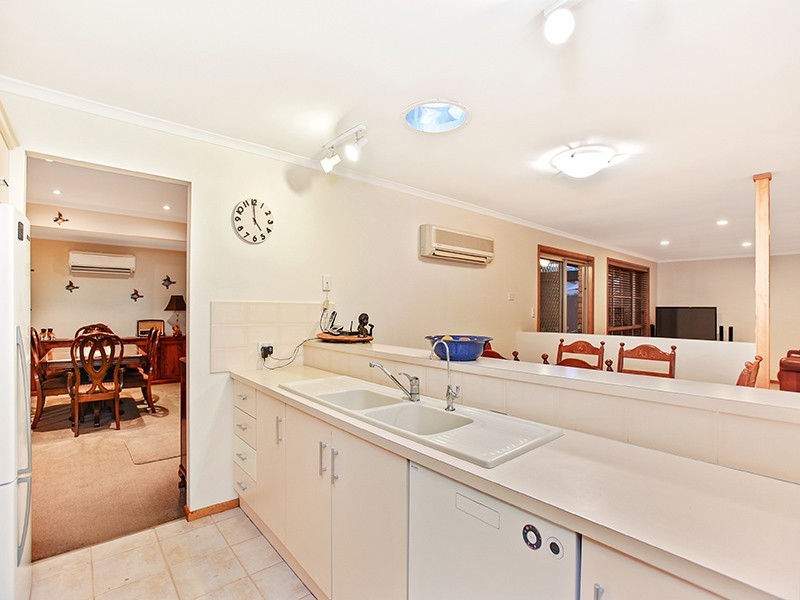 17 Tobin Crescent, Woodcroft SA 5162