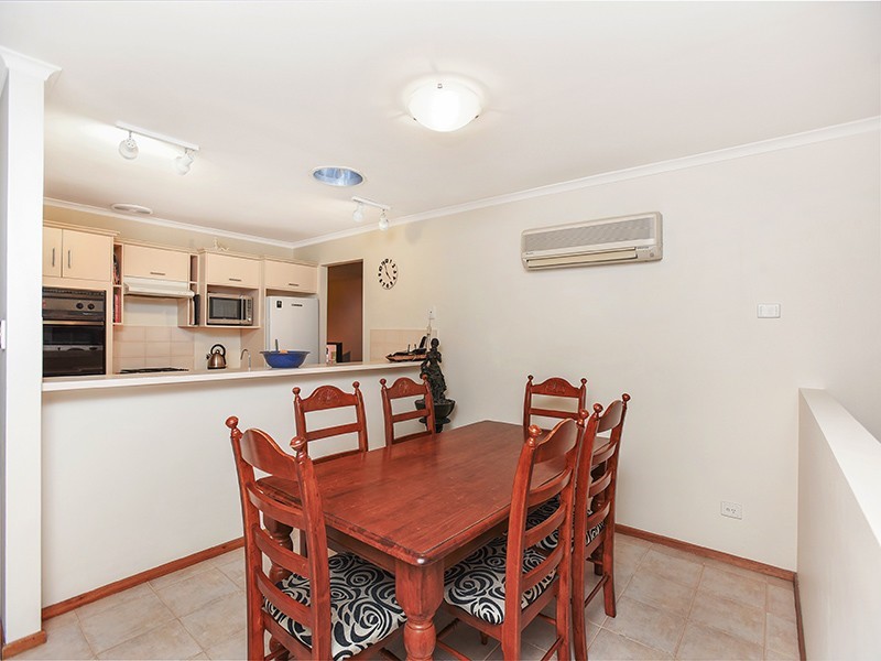 17 Tobin Crescent, Woodcroft SA 5162