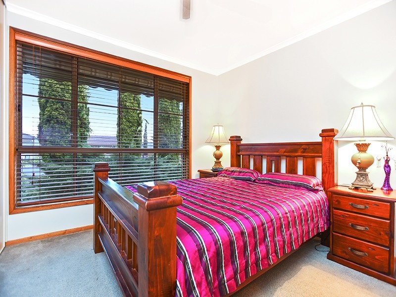 17 Tobin Crescent, Woodcroft SA 5162