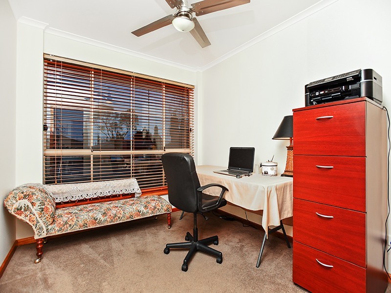 17 Tobin Crescent, Woodcroft SA 5162