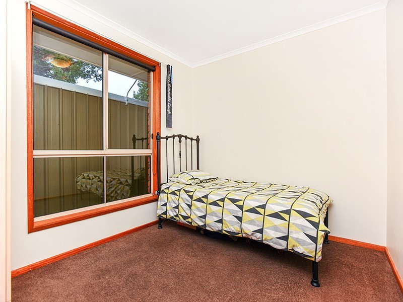 17 Tobin Crescent, Woodcroft SA 5162